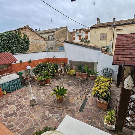 B&B A Casa Di Mael San Costanzo Экстерьер фото