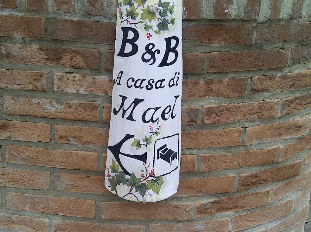 B&B A Casa Di Mael San Costanzo Экстерьер фото